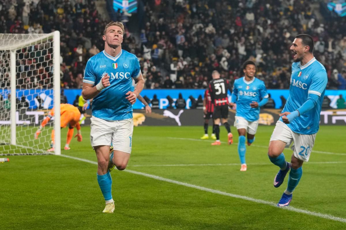 Napoli vence 2-0 al AC Milan y avanza a la final de la Supercopa de Italia