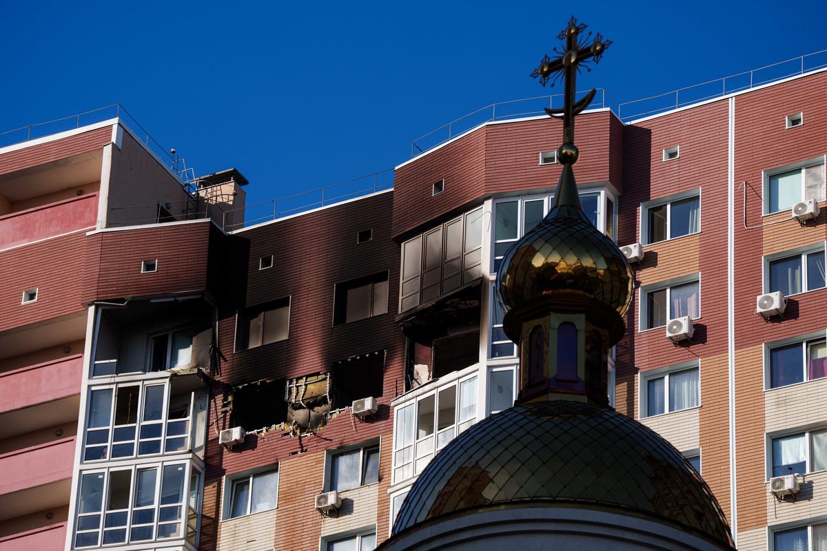 Ataques aéreos rusos paran el tránsito en tres puentes de Kiev en nueva táctica de desestabilización