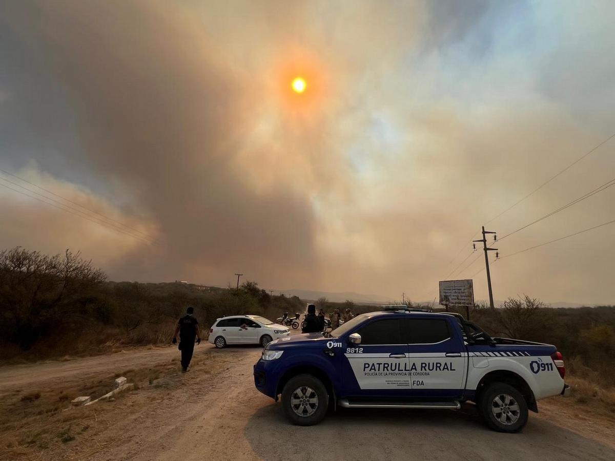 FOTO: El incendio en Capilla del Monte se acerca a San Marcos. (Daniel Cáceres/C3)