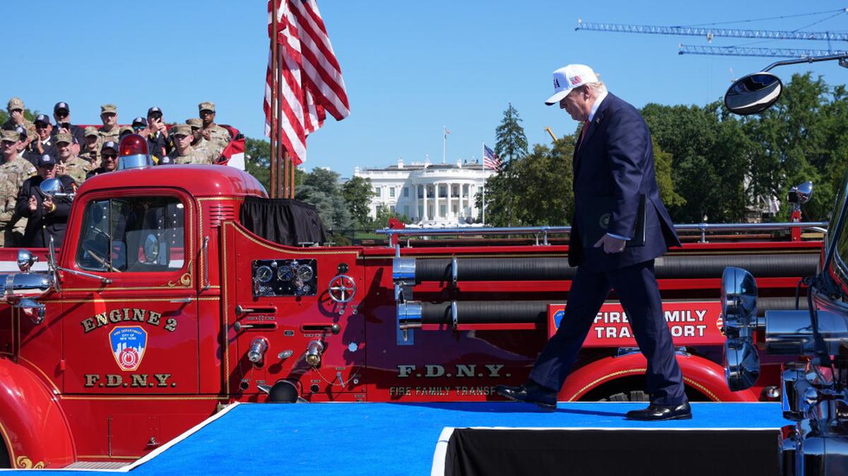 Trump rinde homenaje a víctimas del 11-S en Washington y promete