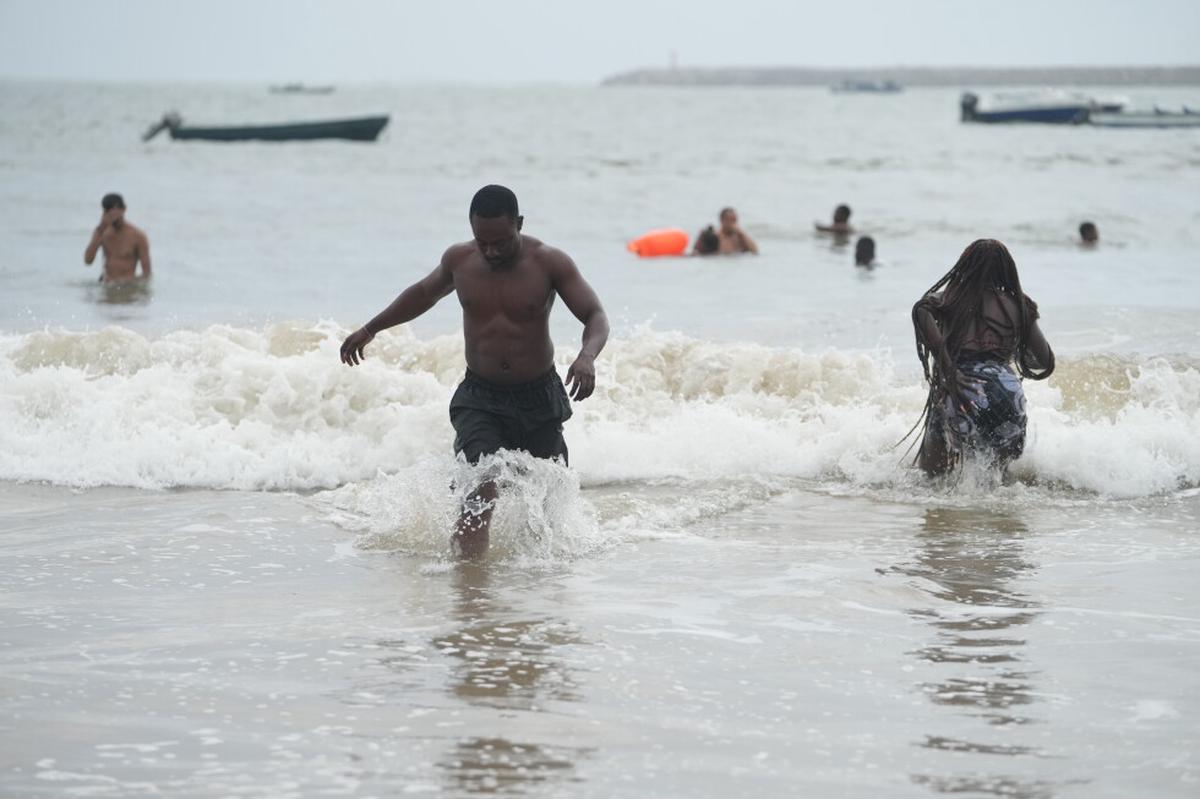 Un descanso en la playa en Lagos, Nigeria, se vuelve demasiado caro para muchos