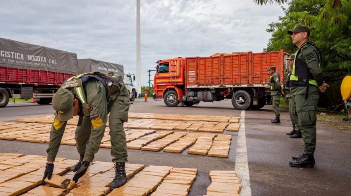 Detienen a conductor con más de 1000 kilos de marihuana en Chaco