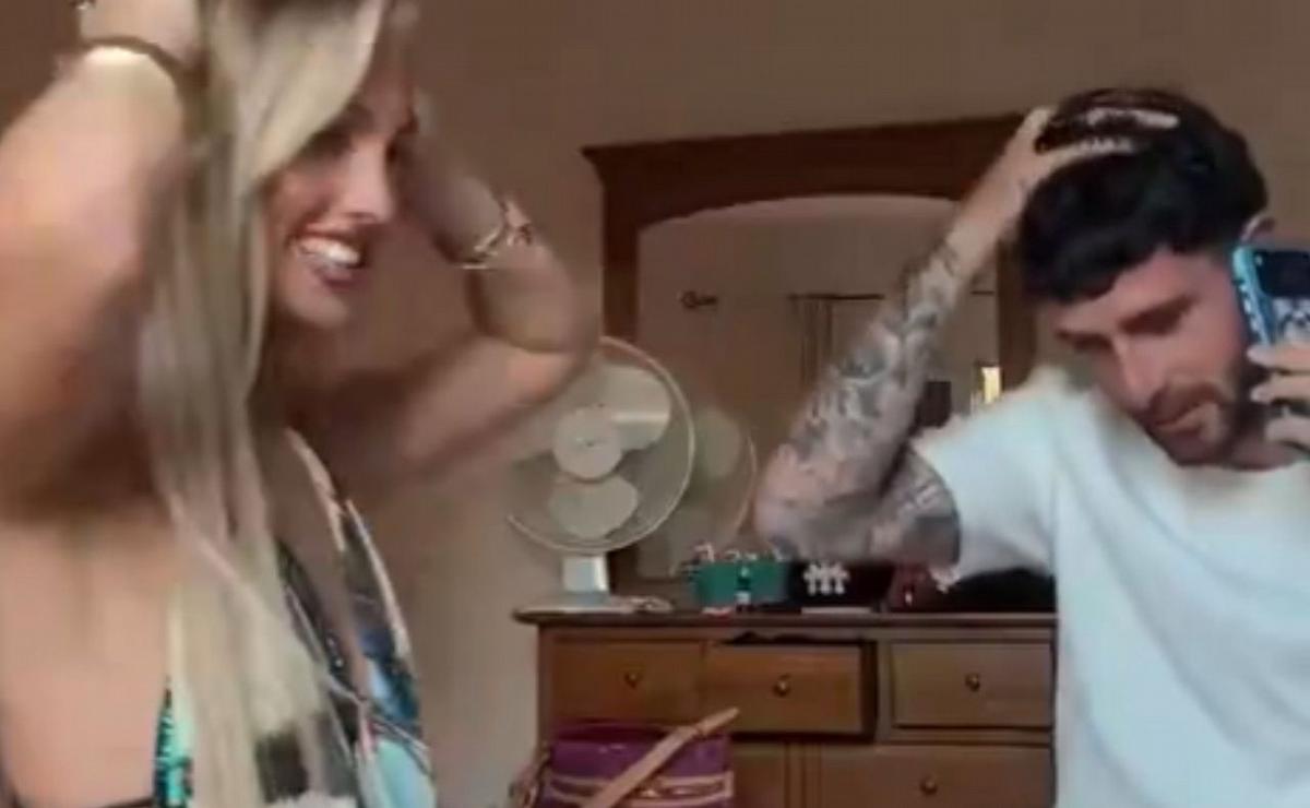La reacción de Senesi y su novia al ser convocado. (Captura)
