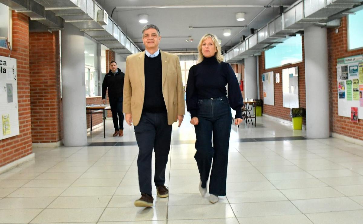 FOTO: Jorge Macri junto a su ministra de Educación, Mercedes Miguel. (Foto: NA/Prensa CABA)