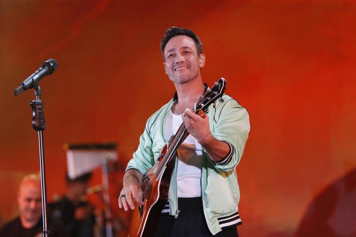 Luciano Pereyra presentó su álbum más bailable y le dejó una sorpresa a una oyente de Cadena 3