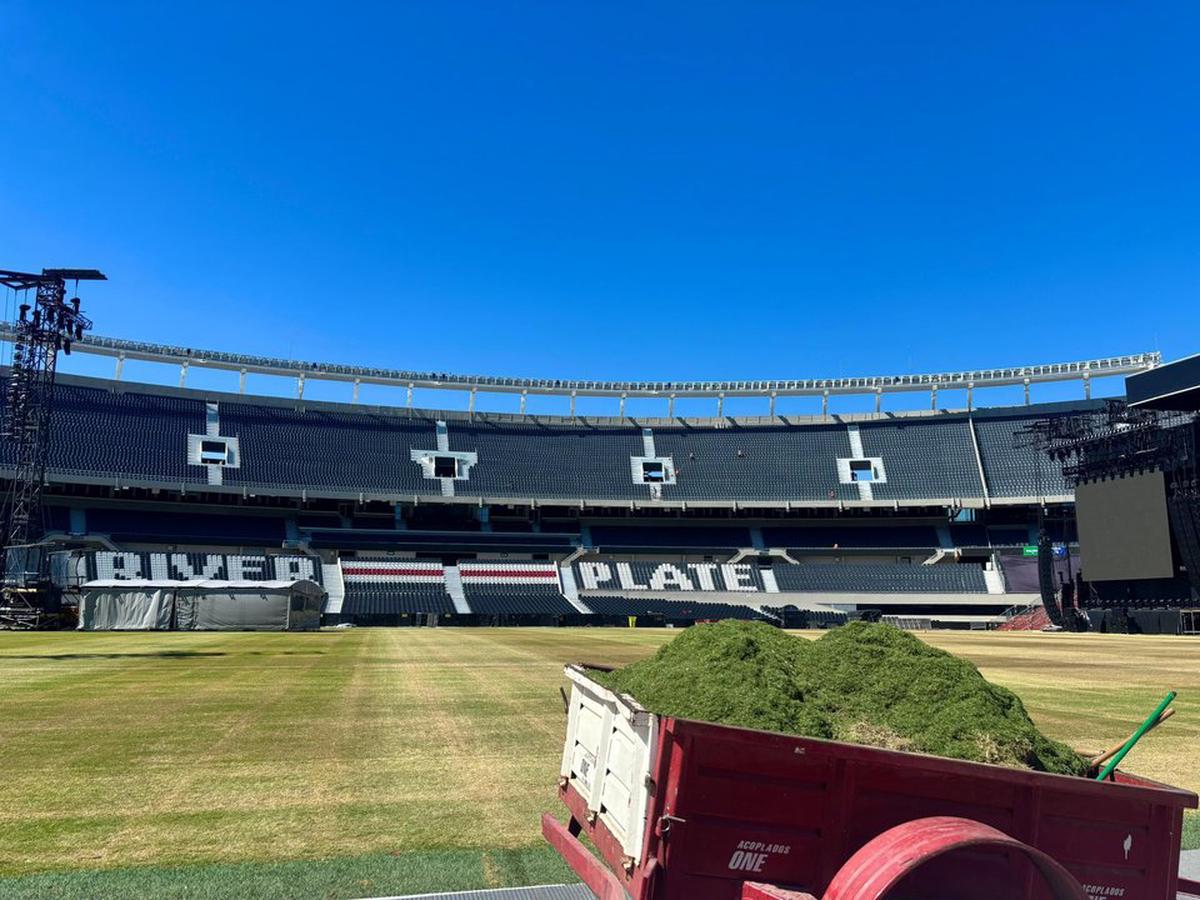 El estado del campo de juego del Monumental.
