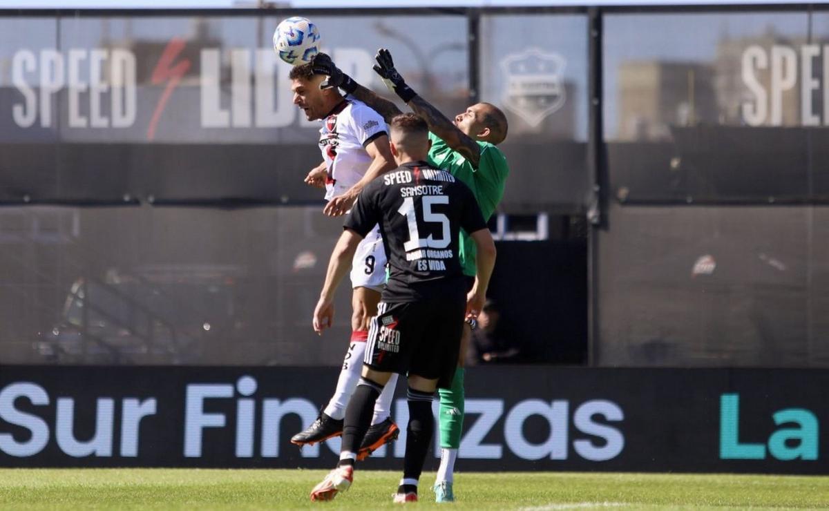 FOTO: Newell's necesita los puntos para acomodarse en la tabla. 