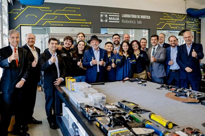 Lula le recomendó a Ancelotti un robot para ganar el próximo Mundial