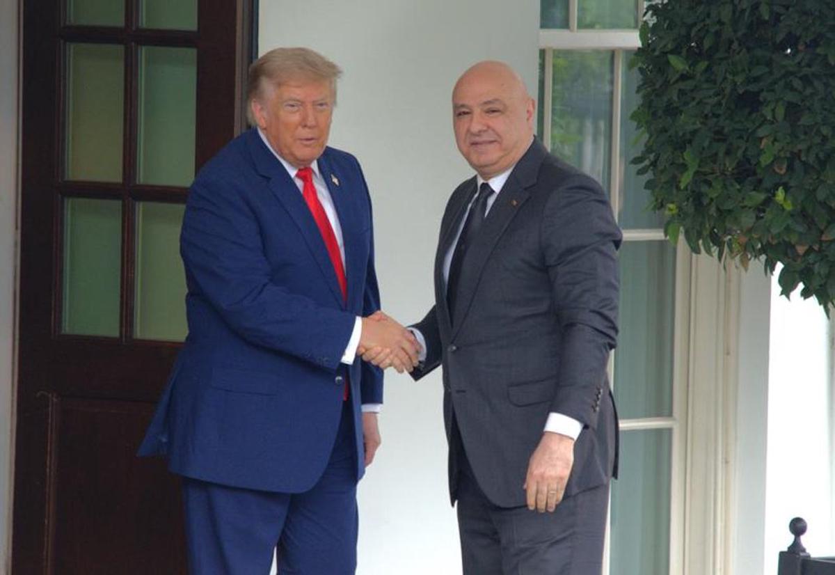 Donald Trump en una de sus últimas apariciones públicas, con el presidente del Líbano, Joseph Aoun.