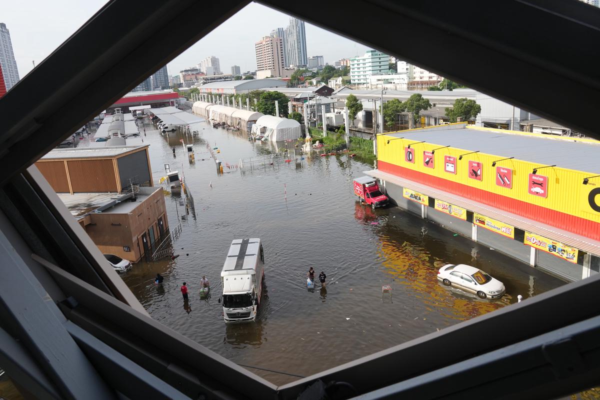 Tailandia aprueba fondos de emergencia tras inundaciones que afectaron a millones de personas