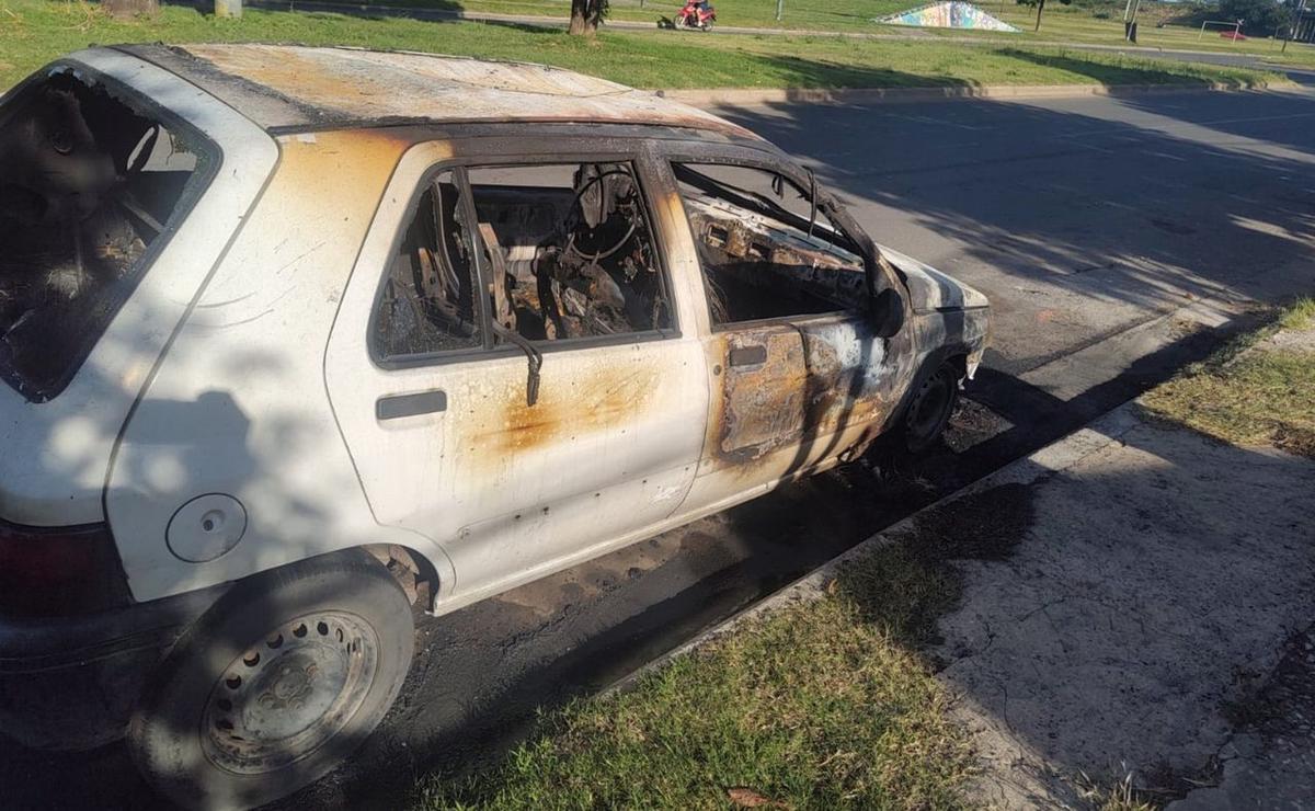 FOTO: El Clío incendiado en la zona sudoeste.