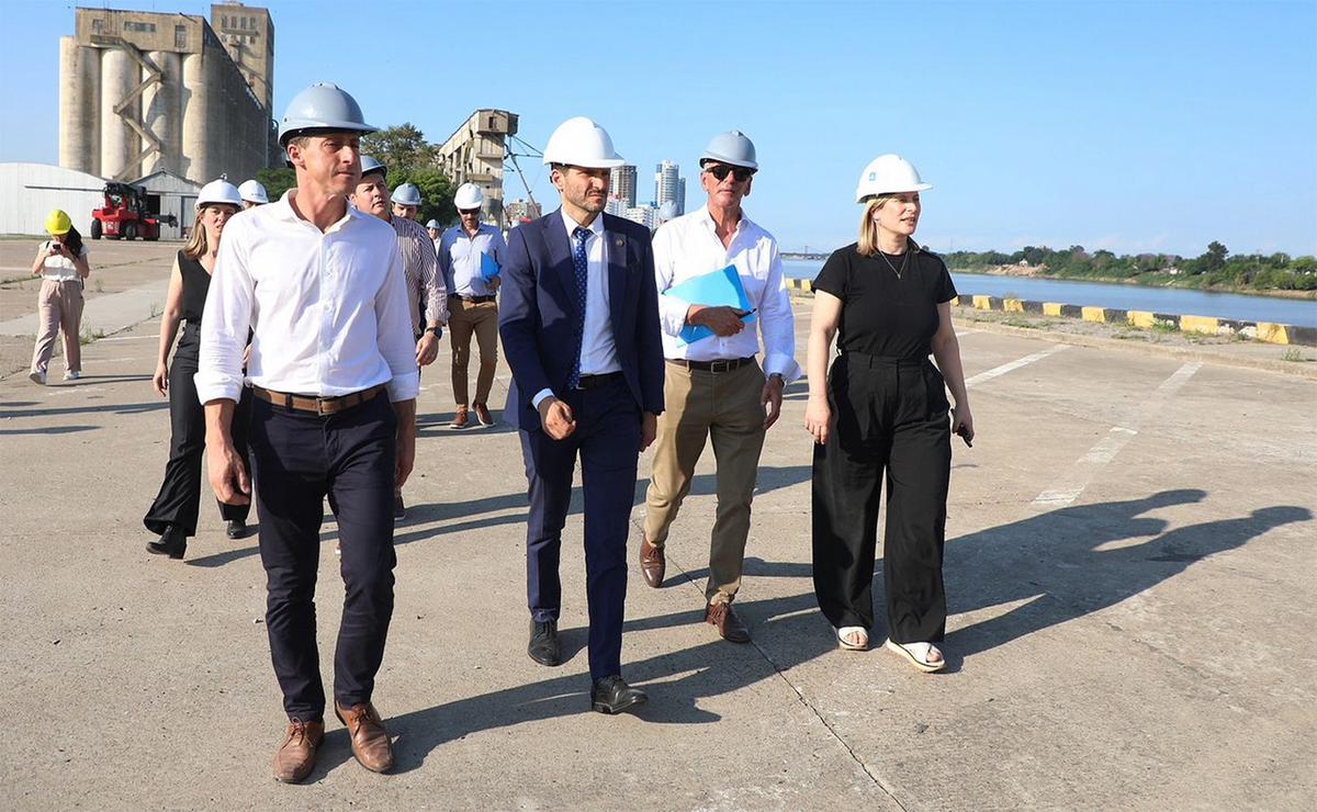 FOTO: Santa Fe: Pullaro recorrió este lunes la terminal portuaria de la ciudad. 