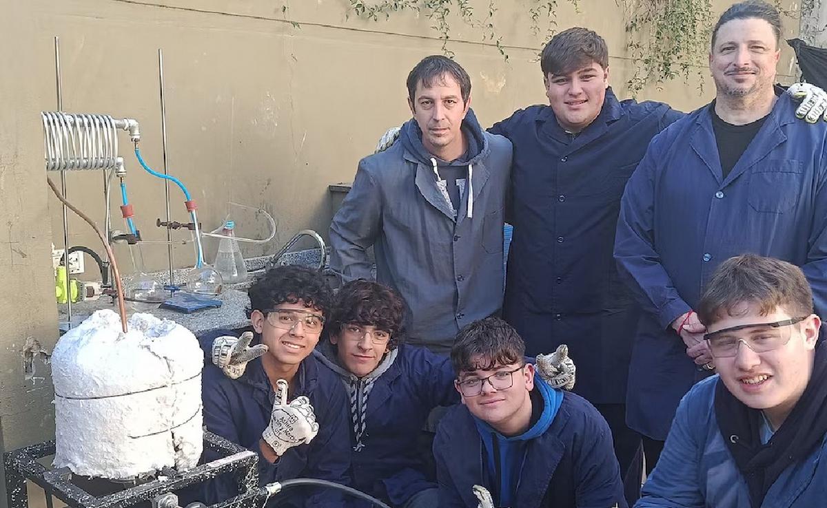 Estudiantes de la Escuela Técnica N°5