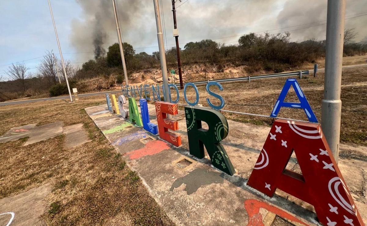 FOTO: Avanza el fuego en La Calera y crece el pánico por el incendio (Foto: Daniel Cáceres)