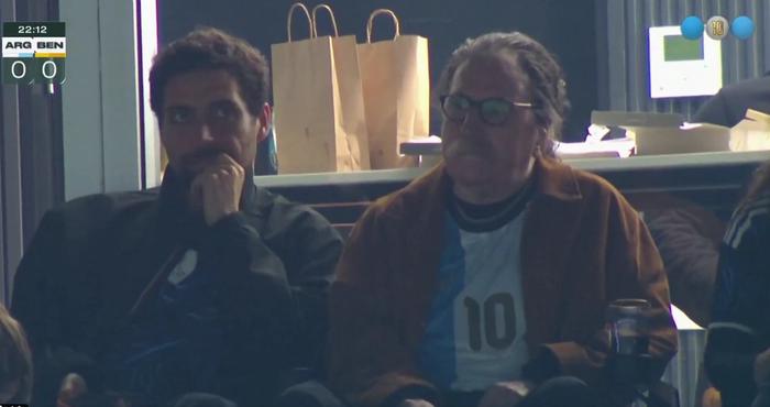 Charly García se despide de Messi en el Monumental durante su último partido con la Selección