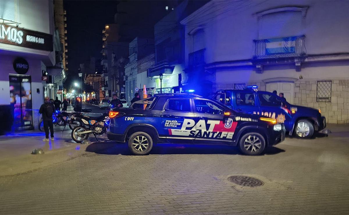 Siniestro fatal en Santa Fe: murió un motociclista tras impactar con un peatón.