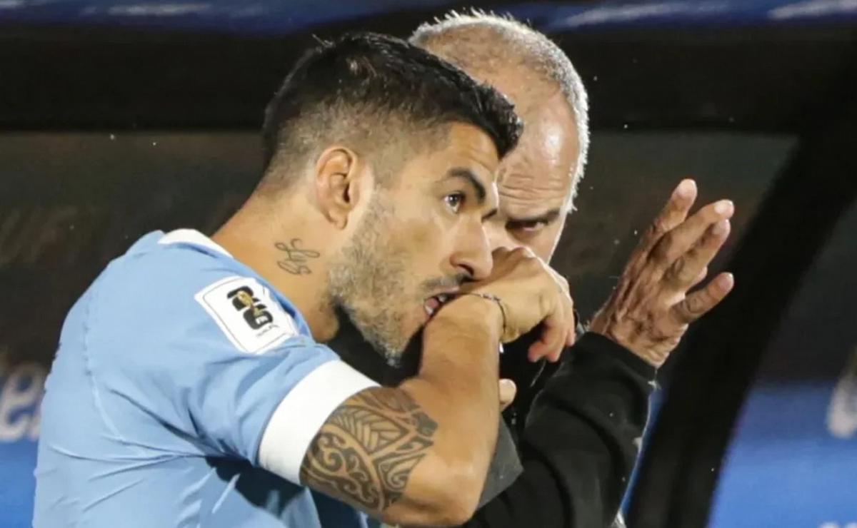 FOTO: Luis Suárez y Marcelo Bielsa (Foto: Noticias Argentinas/Subrayado.uy).