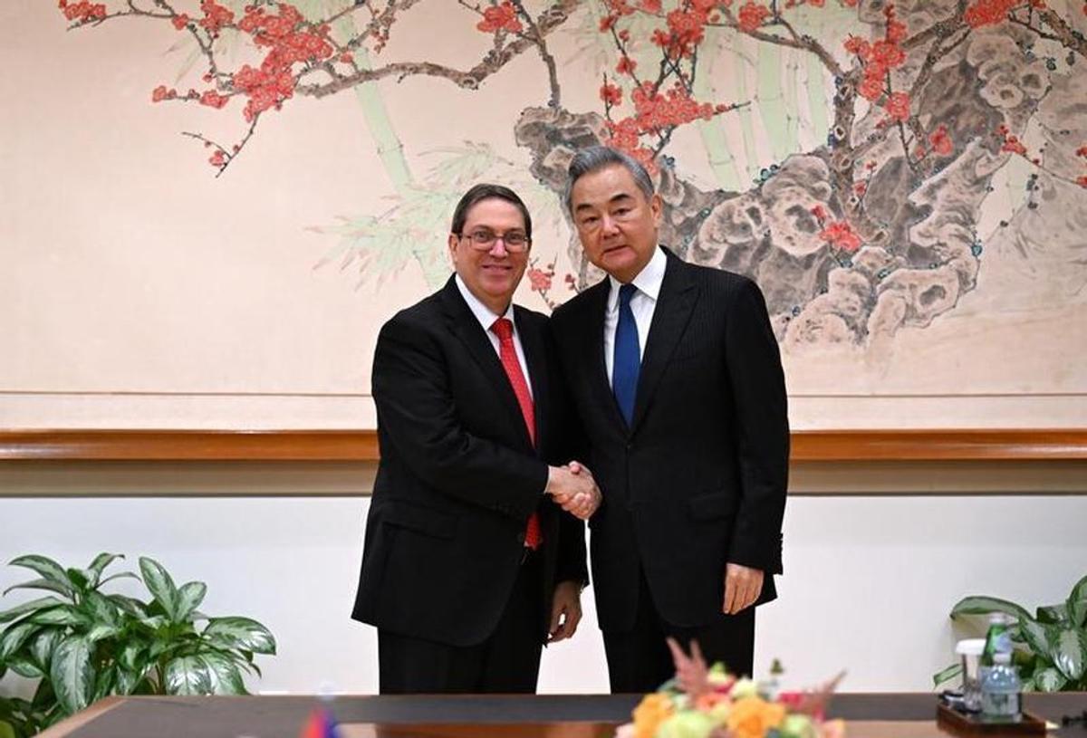 Ministros de Relaciones Exteriores de Cuba y China, Bruno Rodríguez y Wang Yi, en Nueva York.