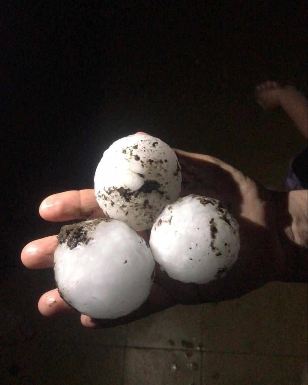 Tormenta en Bulnes: granizo de gran tamaño sorprendió al sur cordobés.