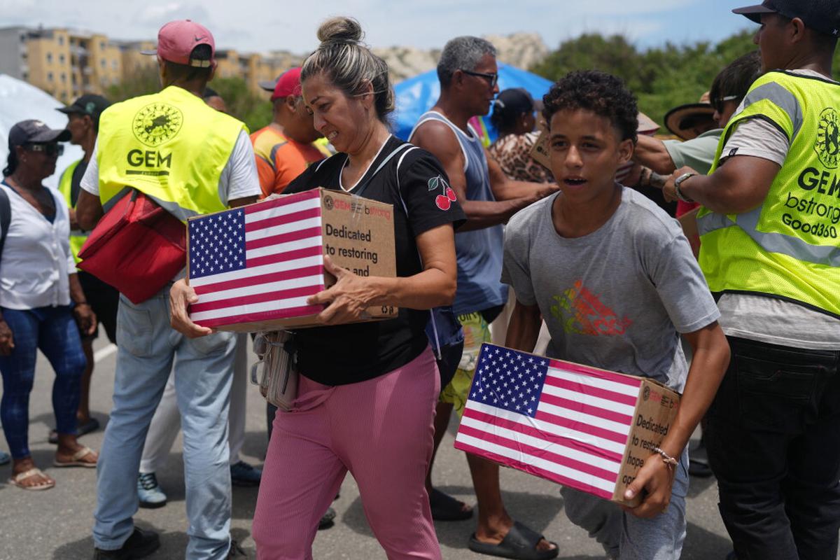 Supervivientes de los sismos en Venezuela batallan por agua limpia y saneamiento