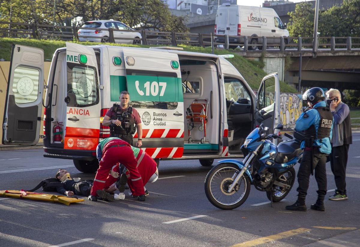 El paciente, de 40 años, presentó un problema precordial en su domicilio.