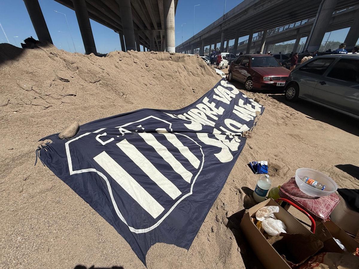 La previa de los hinchas de Talleres en el clásico cordobés. 