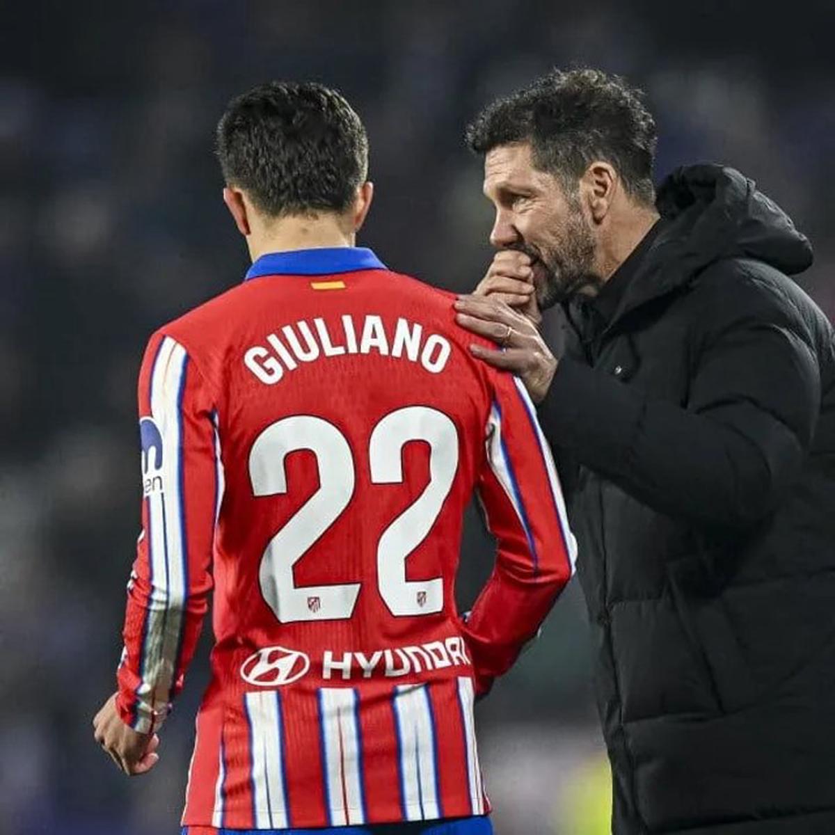 Diego Simeone y su hijo Giuliano.