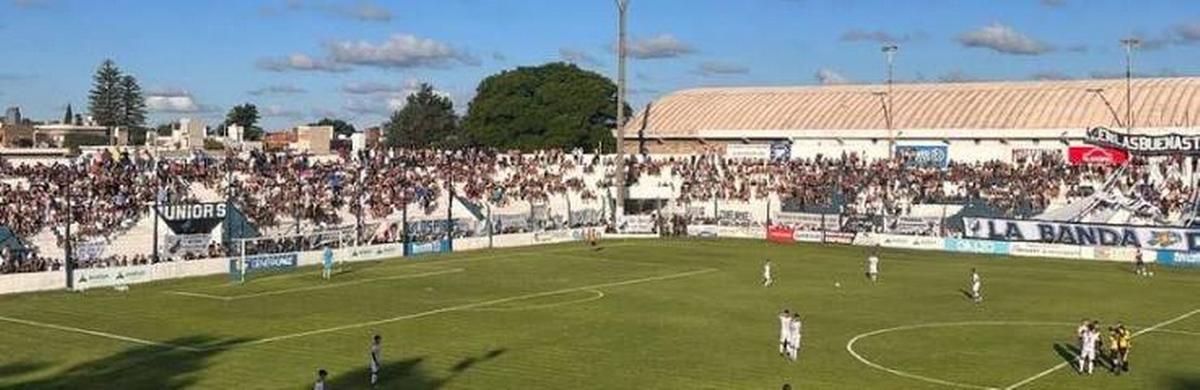 La cancha de Juniors sueña con el ascenso