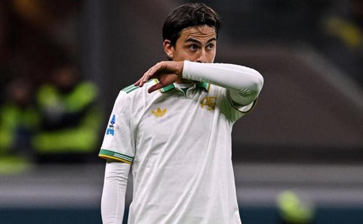 Paulo Dybala volvió a quedar fuera de escena en la Roma.