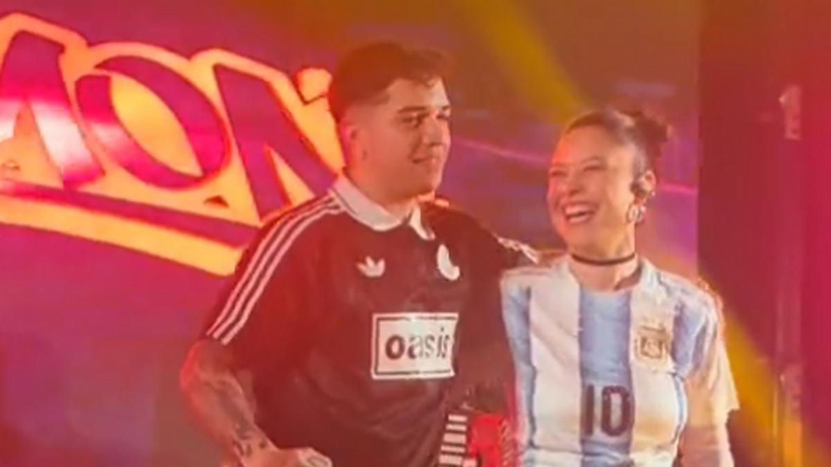 ¿Qué temas le cantó La Mona a la Selección?