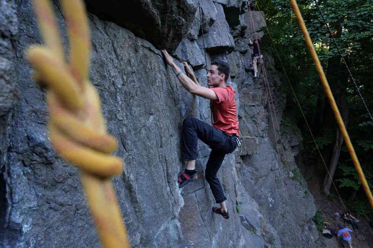 Mientras la guerra continúa, escaladores ucranianos crean cultura al aire libre
