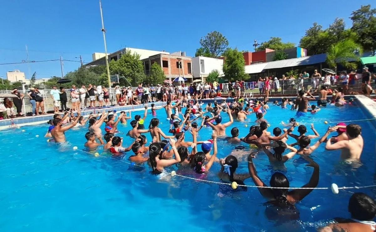 Club Parque Vélez Sarsfield: llegó la temporada de pileta y la escuela de verano.