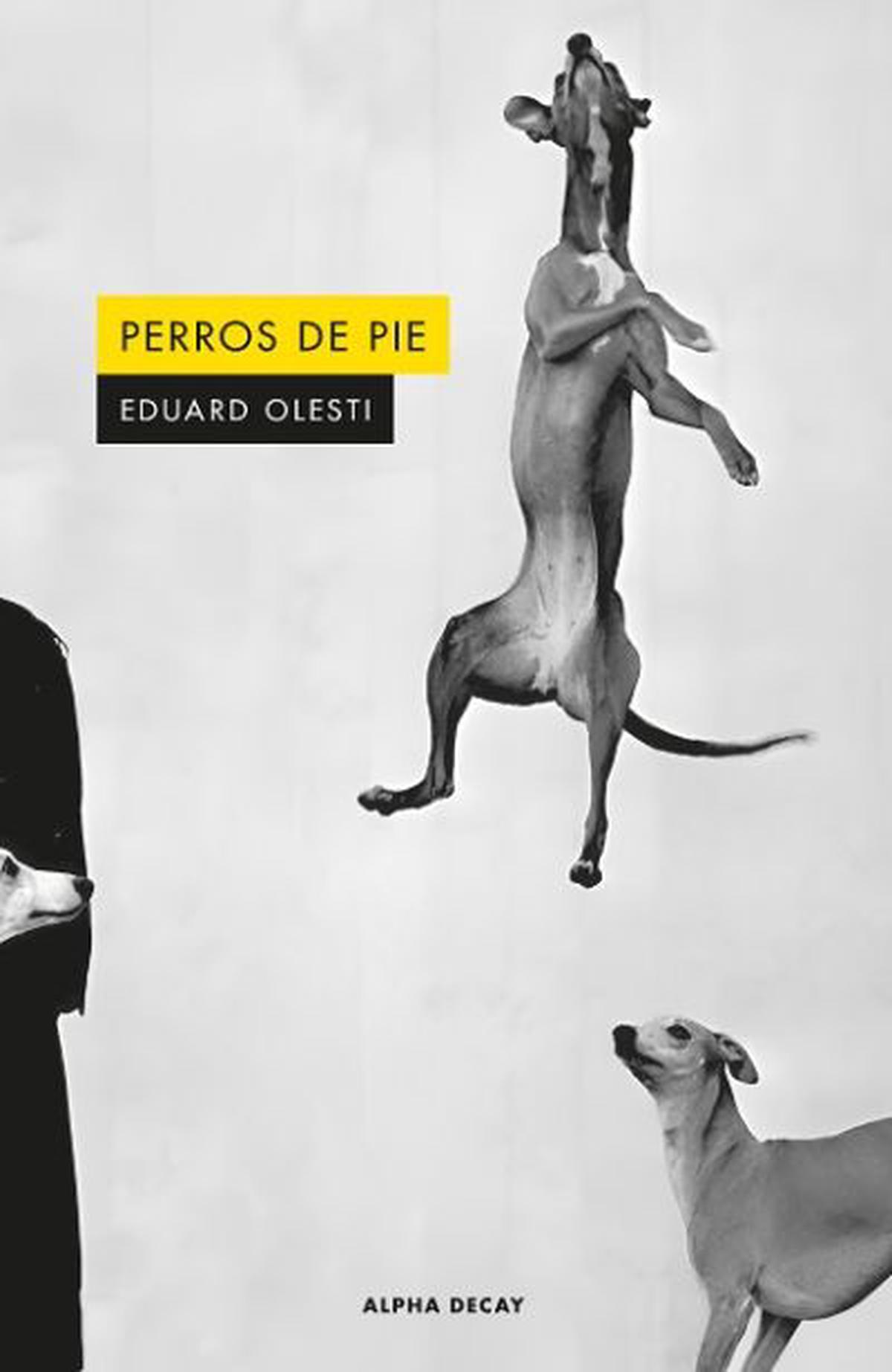 Perros de pie: un viaje teatral por la Barcelona de lo macabro