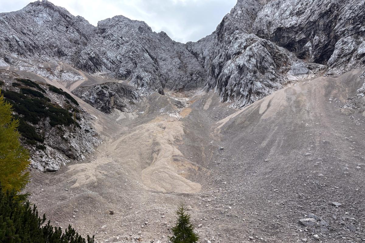 Desaparece uno de los dos glaciares de Eslovenia; el otro apenas resiste