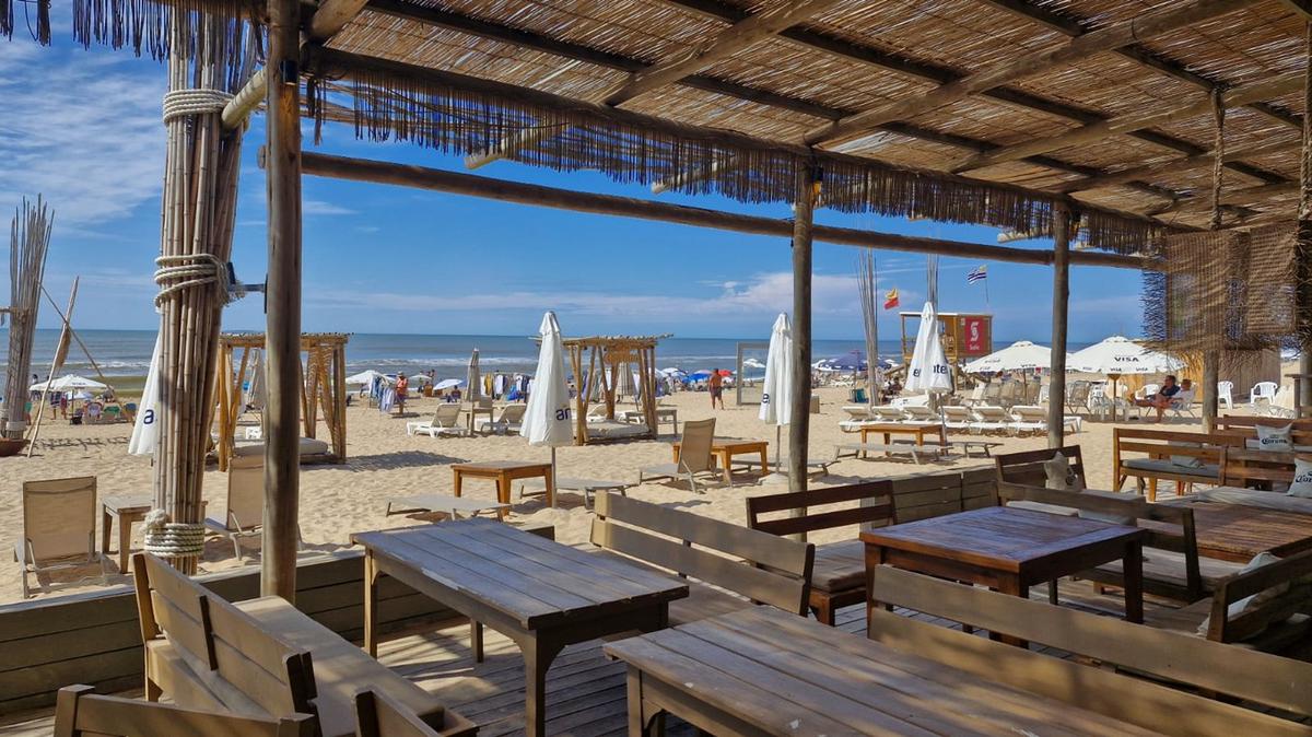 Punta del Este seduce en febrero con sus precios.