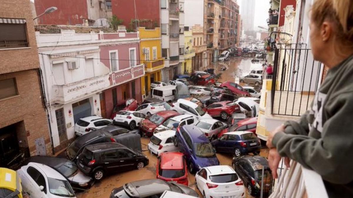 FOTO: Trágicas inundaciones en Valencia (Foto: Alberto Saiz (AP) / El País)