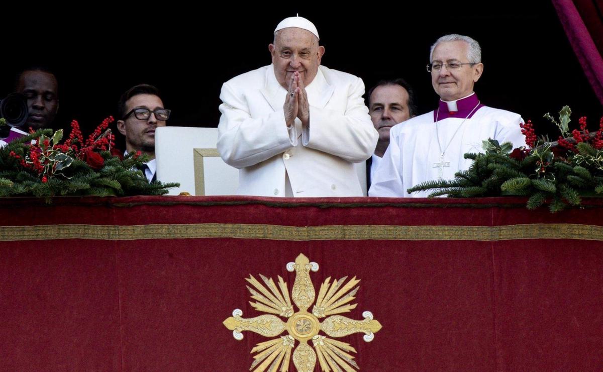 FOTO: Francisco y el mensaje de Navidad.