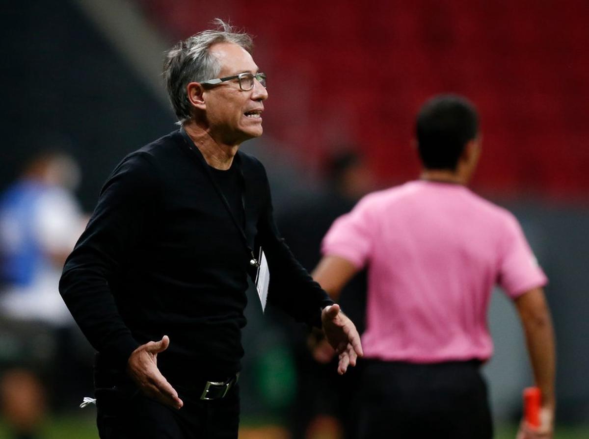 Ariel Holan habló sobre la llegada de Ángel Di María a Rosario Central.