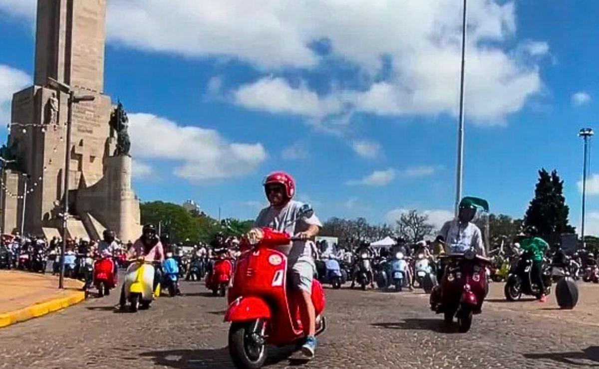 FOTO: Un nuevo encuentro de Vespa llega a Rosario.