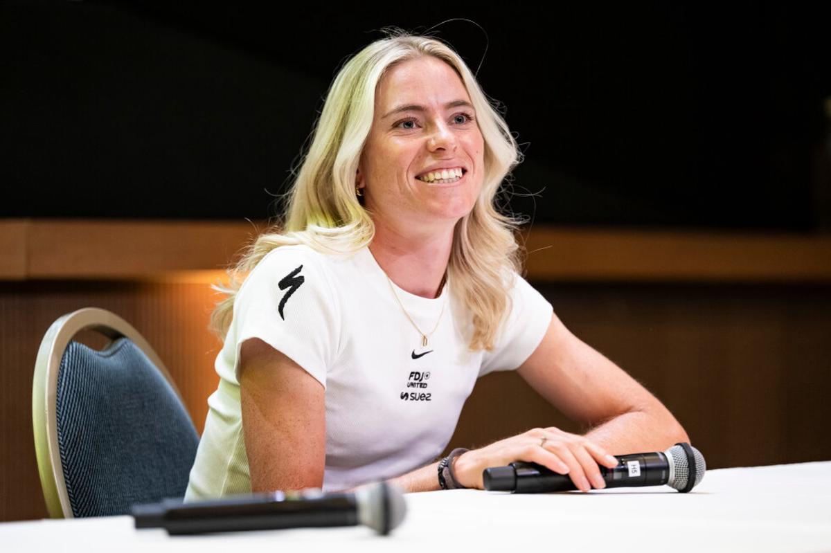 Demi Vollering gana la 5a etapa del Tour de Francia femenino y Marlen Reusser sigue de líder general