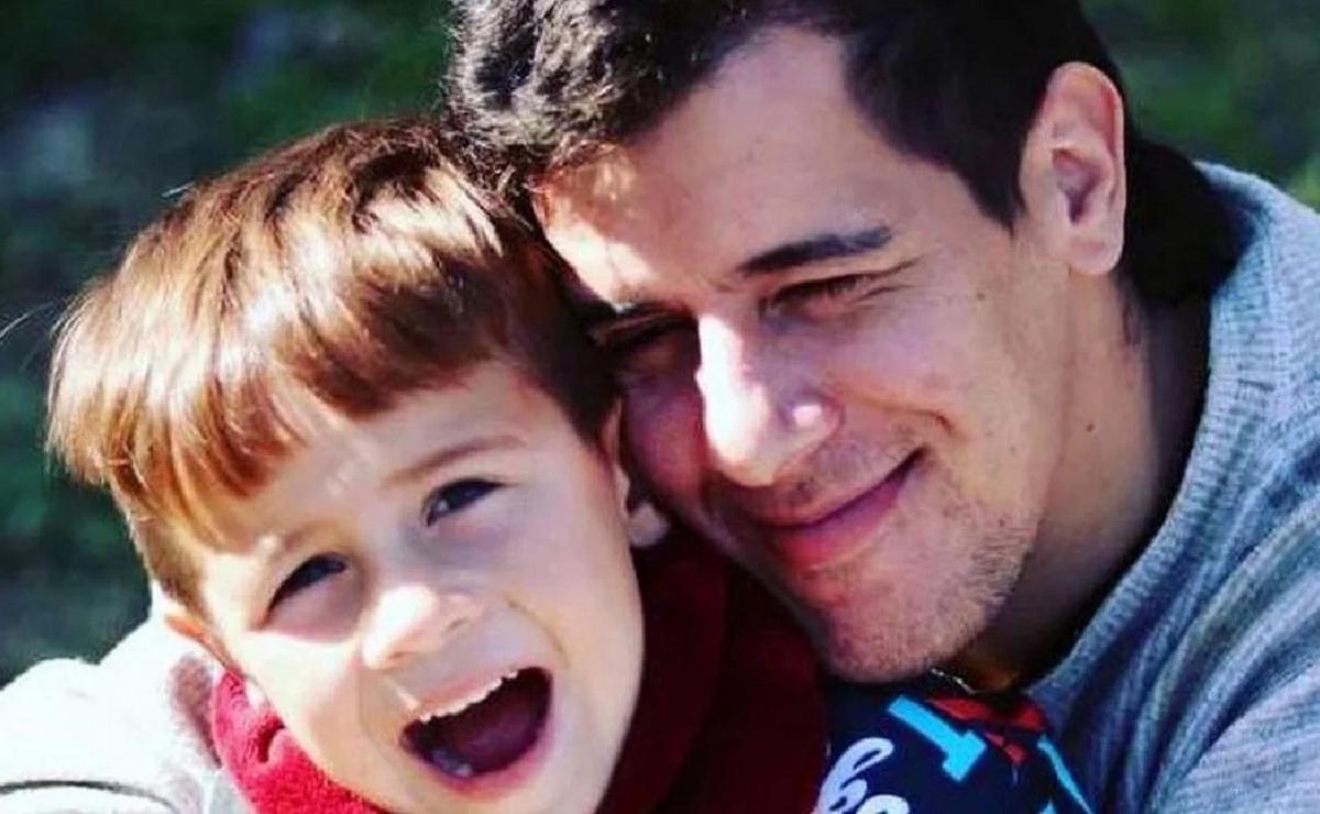 FOTO: Lucio Dupuy junto a su papá. (Foto: NA)