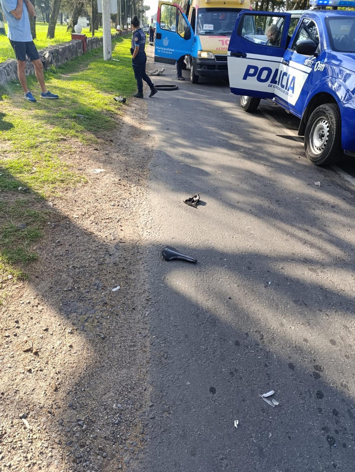 FOTO: Un ciclista murió tras ser arrollado por una camionera en Parque Don Bosco