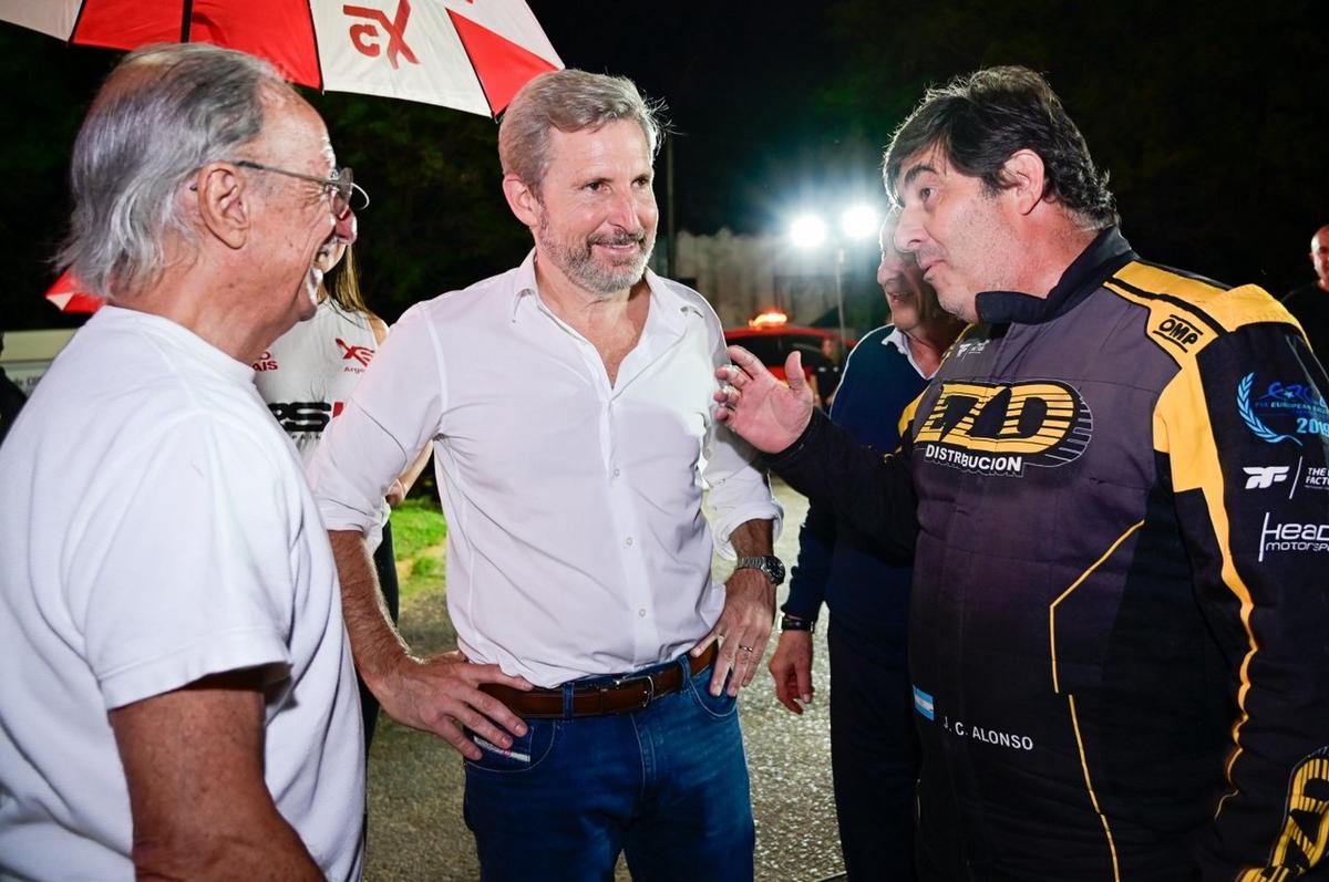 FOTO: Animada charla, Godoy, Frigerio y el internacional cordobés, Alonso