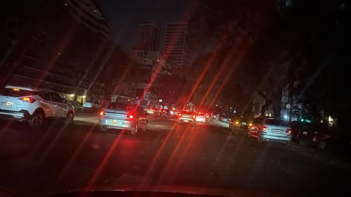 Apagón en Buenos Aires: más de 77 mil usuarios sin luz en varios barrios