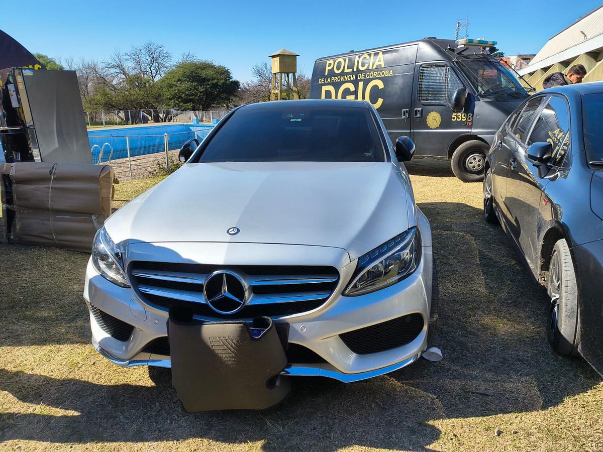 Autos de lujo, joyas y diamantes: cayó banda que usaba inhibidores para robos.