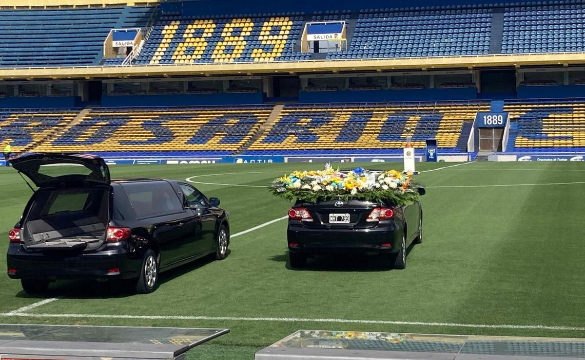 FOTO: Se prepara el cortejo fúnebre para el 