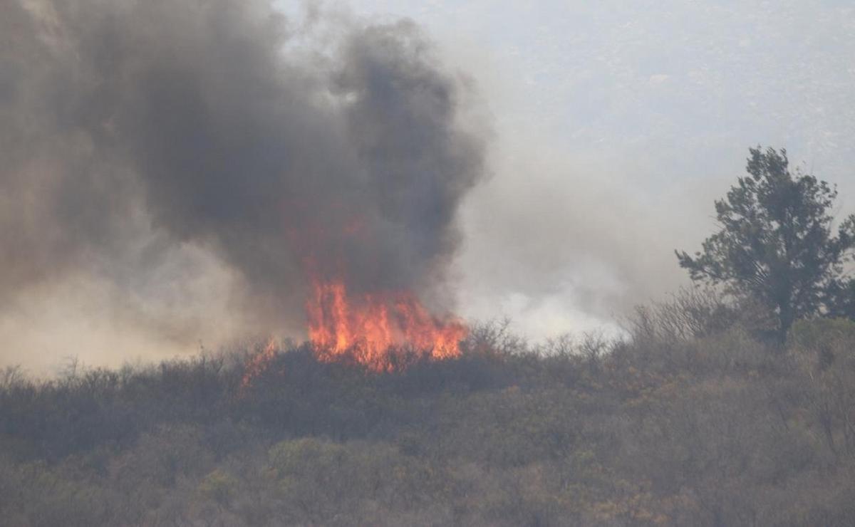 FOTO: Voraz incendio en Los Cocos. (Foto: Daniel Cáceres/Cadena 3)