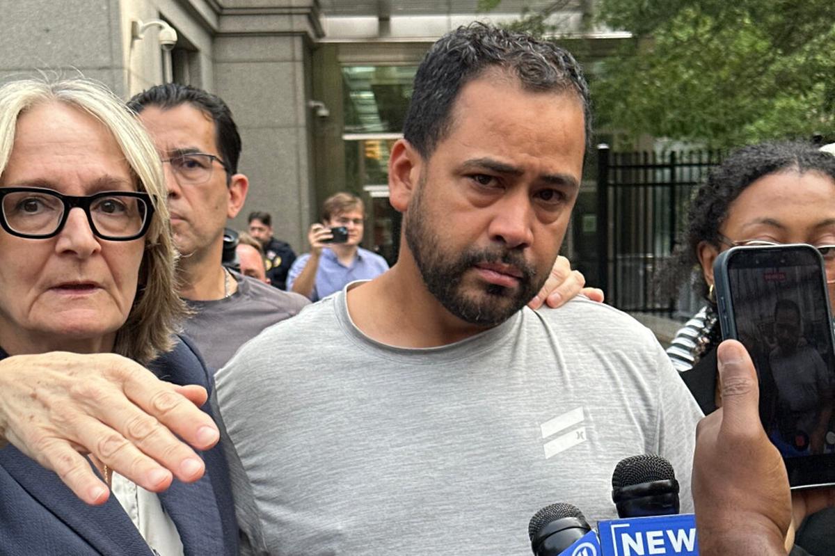 Piloto de lancha que volcó en el puerto de Nueva York estaba ilegalmente en EEUU: autoridades