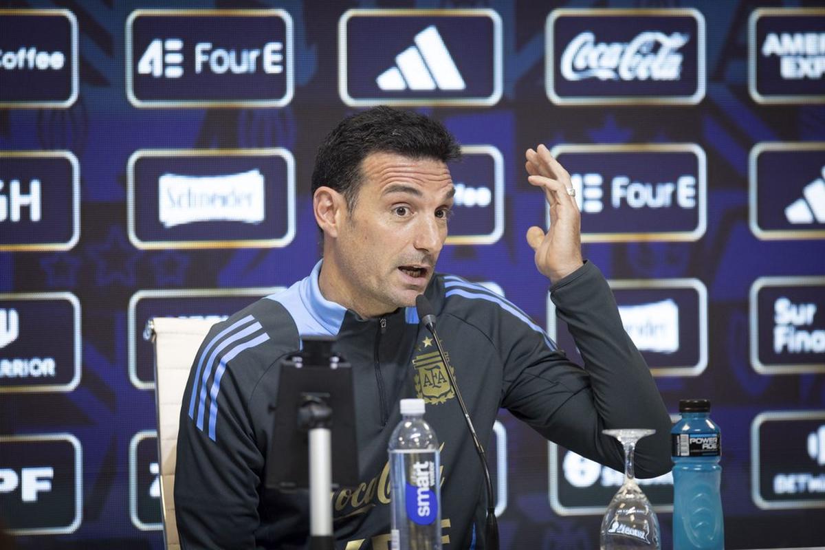 Lionel Scaloni en conferencia de prensa.