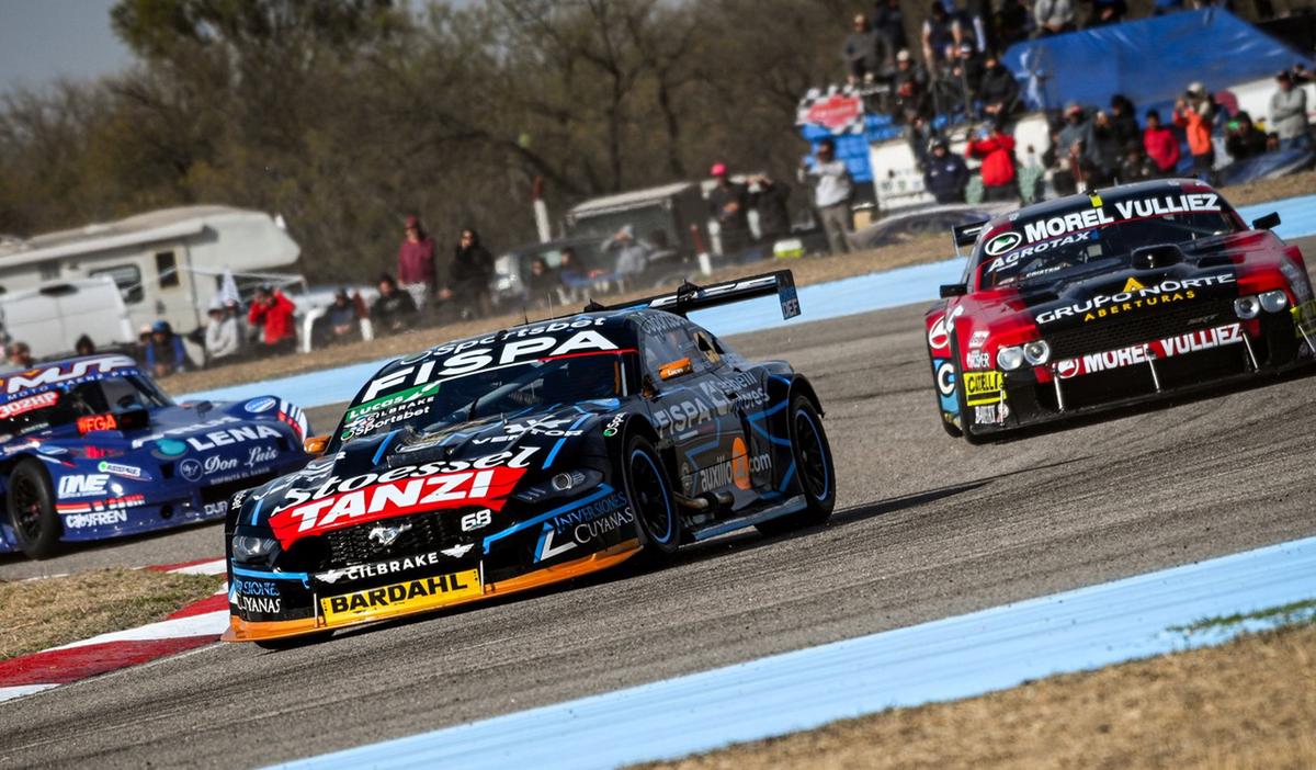 FOTO: Santero y Trucco, el duelo de B.A., invertido en la 1° Serie en San Luis